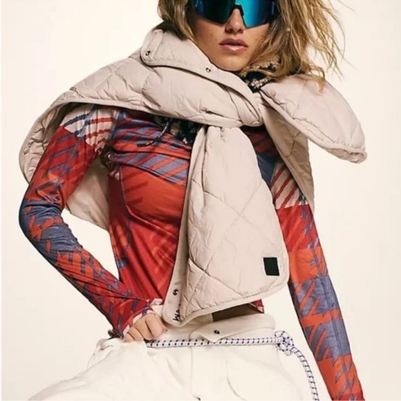 Free People Chill Out Packable Puffer Poncho Scarf One Size - Picture 5 of 14